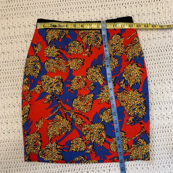 TopShop mini skirt. - Picture 4 of 4